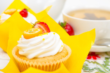 A delicious fruity cupcakes for morning tea