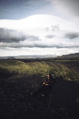 Repos bien mérité dans le sable noir Islandais