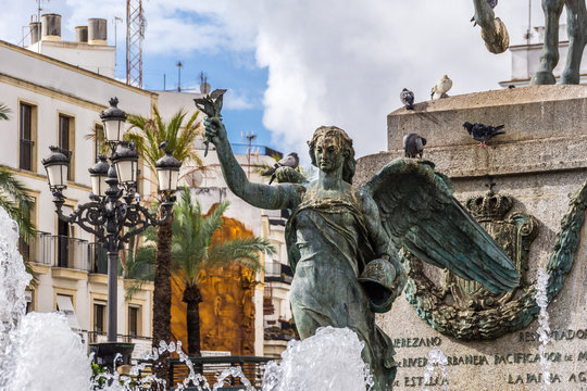 Engel am Reiterstandbild von Miguel Primo de Rivera in Jerez de la Frontera