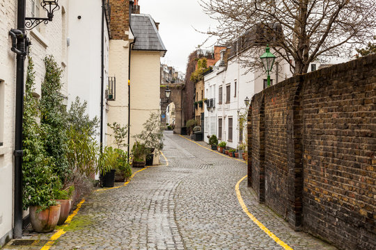 Fototapeta Cozy square in London, UK