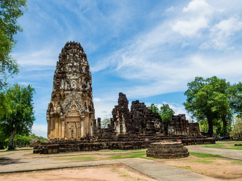 Khmer Style Prang at Phra Phai Luang Temple in Sukhothai Historical Park, Sukhothai, Thailand
