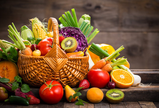 Fototapeta Fresh fruits and vegetables in the basket