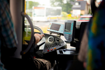 Busfahrt im öffentlichen Straßenverkehr