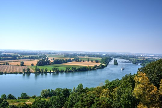 Am Ufer der Donau