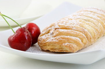 Topfen-Kirsch-Plunder