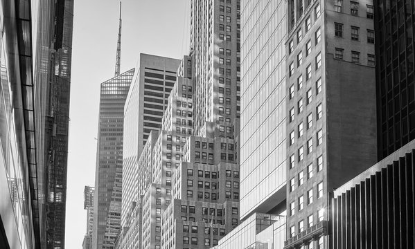 Fototapeta Old style black and white picture of Manhattan buildings, New York, USA