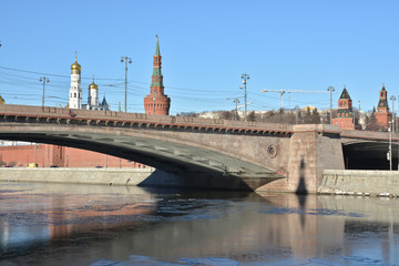 Fototapeta na wymiar Kremlin embankment in Moscow.