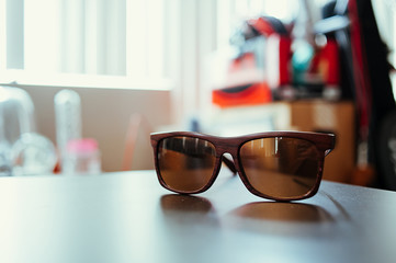 Sunglasses with vintage tone