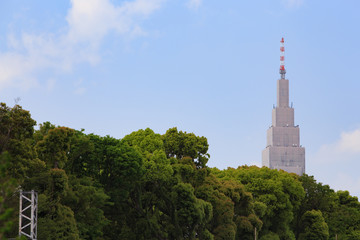 Obraz premium NTTドコモ代々木ビル -原宿からの風景-