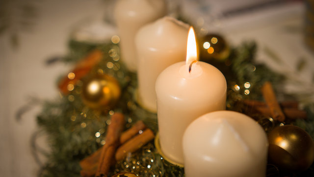 1 candle lit for the first advent