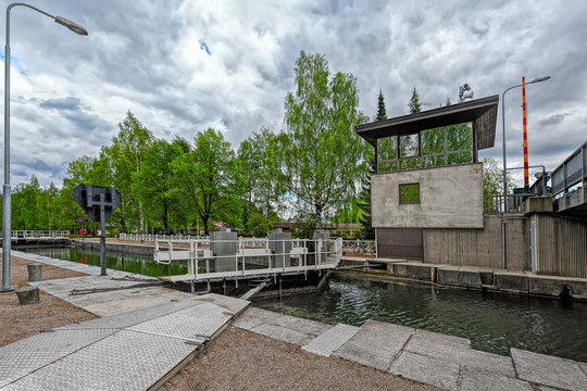 Vaaksy Canal shipping lock