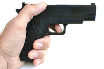 Braquer une arme à feu
