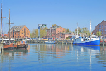 Fototapeta na wymiar im Hafen von Orth auf der Insel Fehmarn,Ostsee,Schleswig-Holstein,Deutschland
