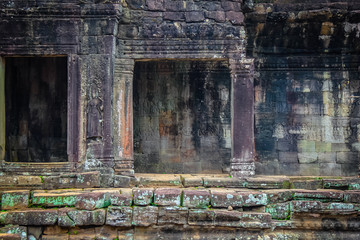 Fototapeta premium statua Bayon Temple Angkor Thom, Kambodża. Starożytna architektura Khmerów.