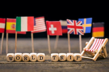 holzwürfel mit der aufschrift world trip © M.Dörr & M.Frommherz