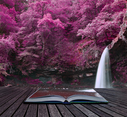 Panele Szklane  Piękny alternatywny kolorowy surrealistyczny krajobraz wodospadu