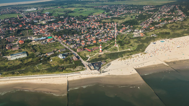 Borkum Luftaufnahme S&uuml;dstrand Leuchtturm