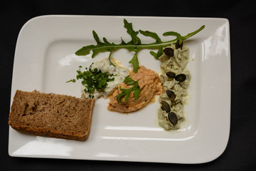 verschiedene Aufstriche am Teller