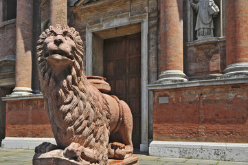 Reggio Emilia, i leoni della chiesa di San Prospero