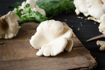 pleurotus black wooden table cutting board