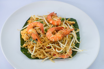 fried noodle with shrimps