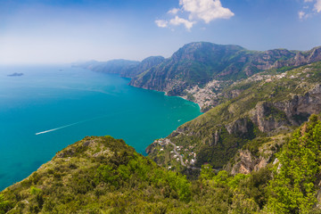 Fototapeta na wymiar Beautiful views on Positano town from path of the gods, Amalfi coast, Campagnia region, Italy