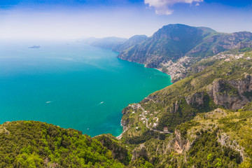 Fototapeta na wymiar Beautiful views on Positano town from path of the gods, Amalfi coast, Campagnia region, Italy