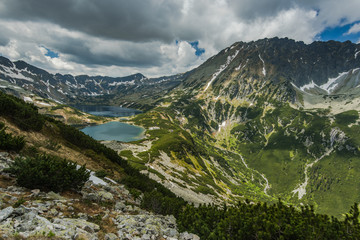 Fototapeta na wymiar Five Lakes Valley vista from top summit.