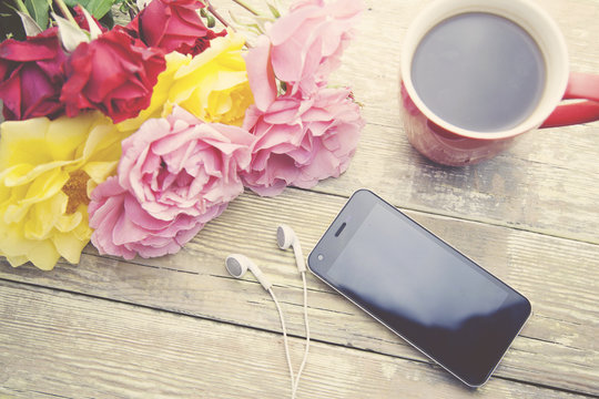 roses, coffee and phone