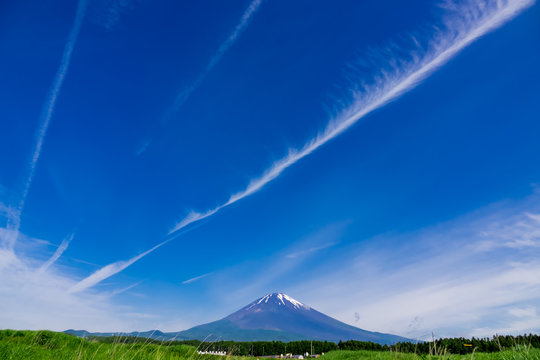 富士山と飛行機雲」の写真素材 | 156件の無料イラスト画像