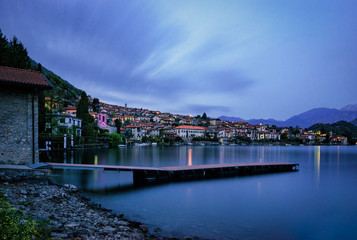 Fototapeta na wymiar Lago di Como (Lake Como) Ossuccio at blue hour