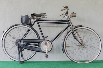 Fototapeta na wymiar vintage old bicycle.