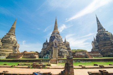 Fototapeta premium Ayutthaya Historical Park stupa under blue sky