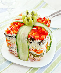 Salad with chicken and peppers on napkin