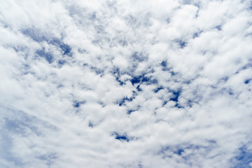 Obraz premium partly cloudy blue sky