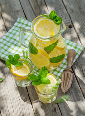 Lemonade with lemon, mint and ice