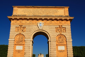 Fototapeta na wymiar L'arc de triomphe de Montpellier, France