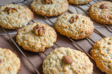 Cookies with oat flakes.