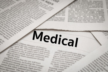 Obraz premium medical headline on newspaper
