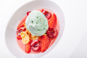 Strawberry soup with ice cream