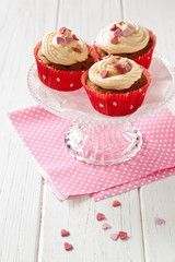Cupcakes mit Zuckerherzen