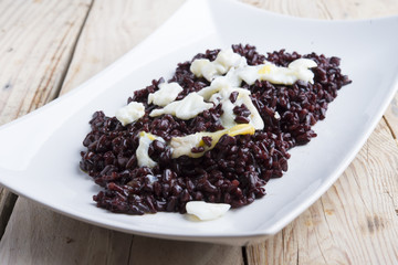 Rice black with egg