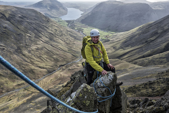 England, Cumbria, Lake District, Wasdale Valley, Napes Needle, climber