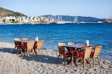 Fototapeta na wymiar Restaurant on the beach