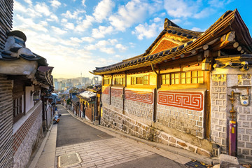 Obraz premium Bukchon the ancient village in Seoul, South Korea