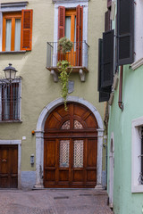 Italienische Tür und Fensterläden 
