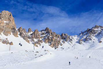 Fototapeta na wymiar On the slopes of the ski resort of Meribel. France