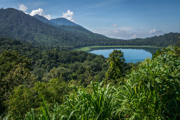 Fototapeta na wymiar Lac de Bali