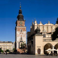 Fototapeta na wymiar krakau krakow Sehenwürdigkeiten Sehenwürdigkeit,polen hauptplatz tuchhallen Turm