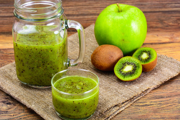 Kiwi and Apple Fresh Juice